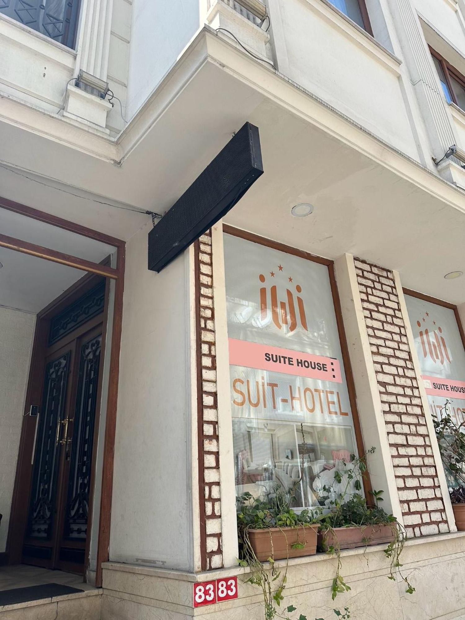 Center Two Apart Otel *
