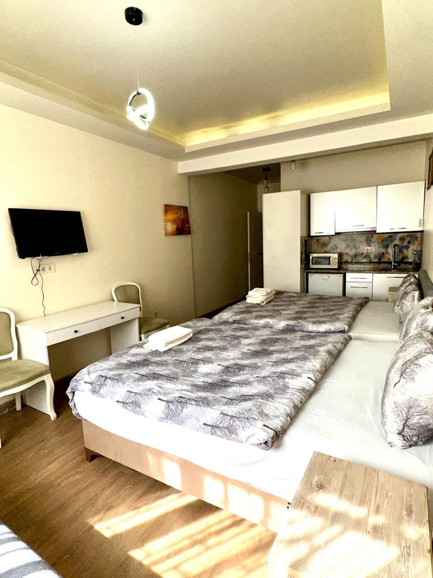 Aparthotel Center Two *